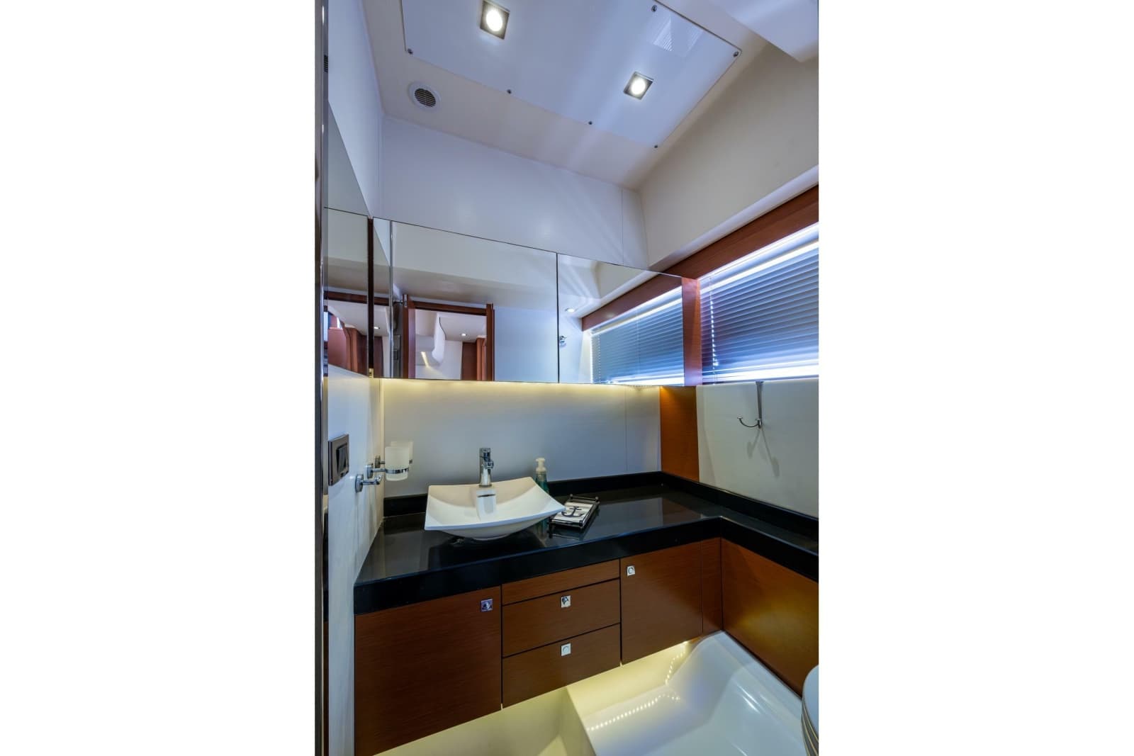 2012 Prestige 500 - Photo 77
