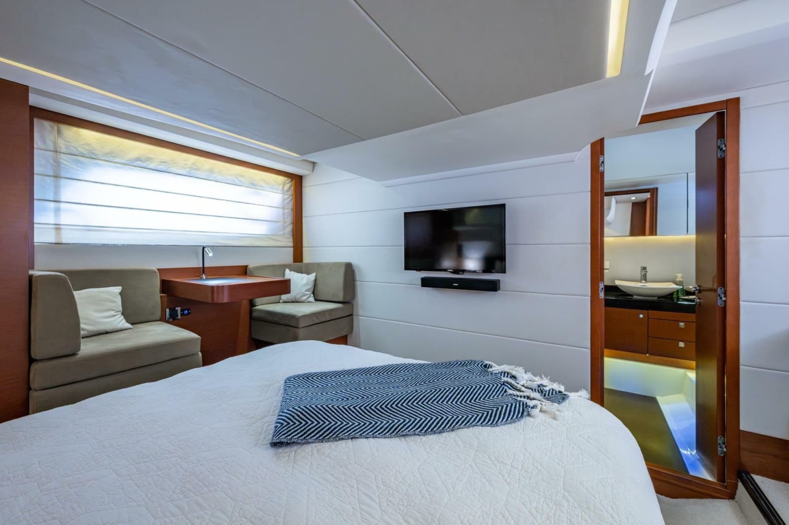 2012 Prestige 500 - Photo 86