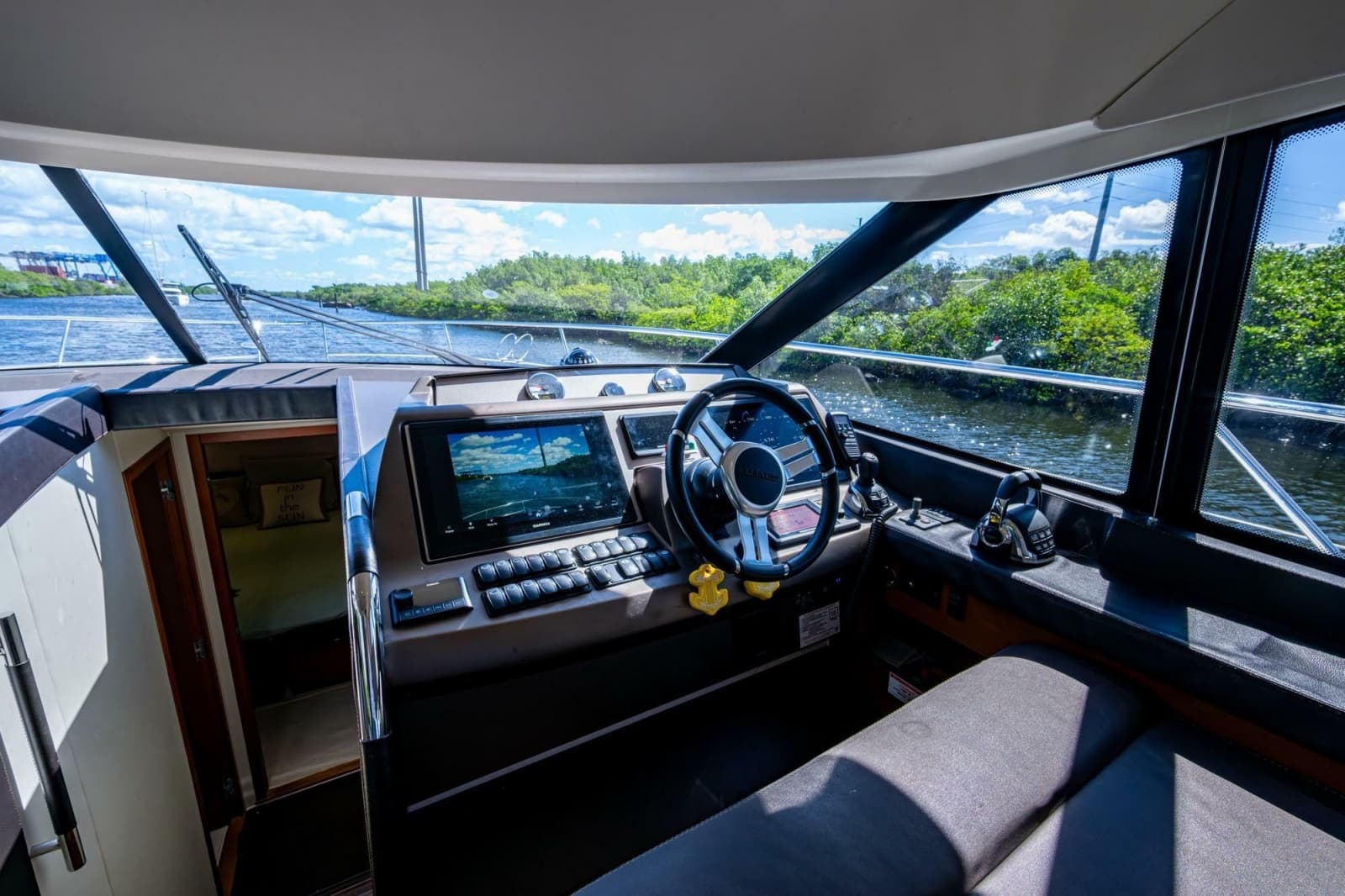2012 Prestige 500 - Photo 53