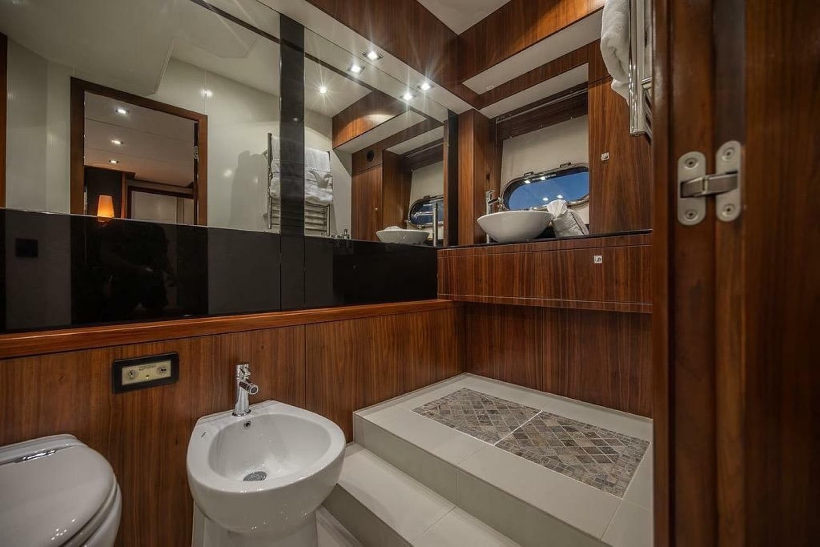 2012 Sunseeker Manhattan 73 - Photo 60