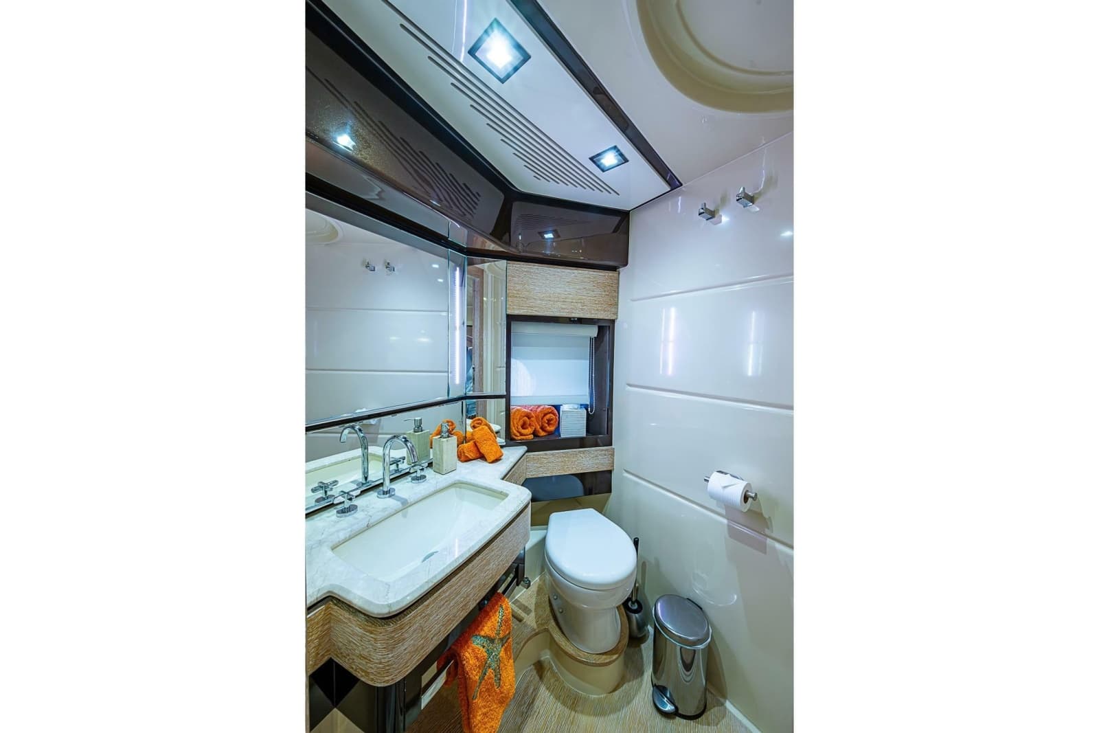 2011 Azimut 70 - Photo 19