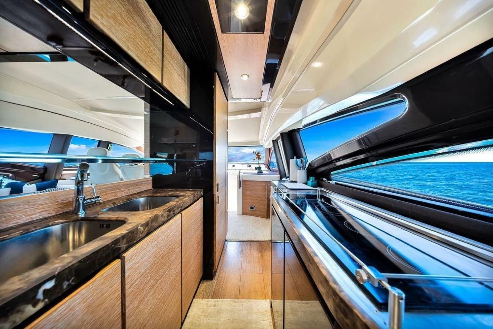 2011 Azimut 70 - Photo 77