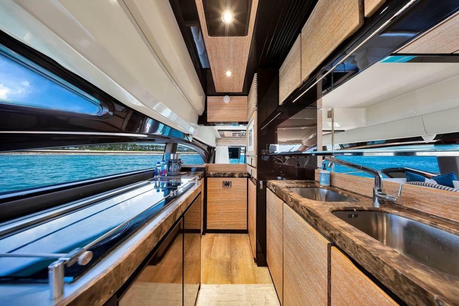 2011 Azimut 70 - Photo 76