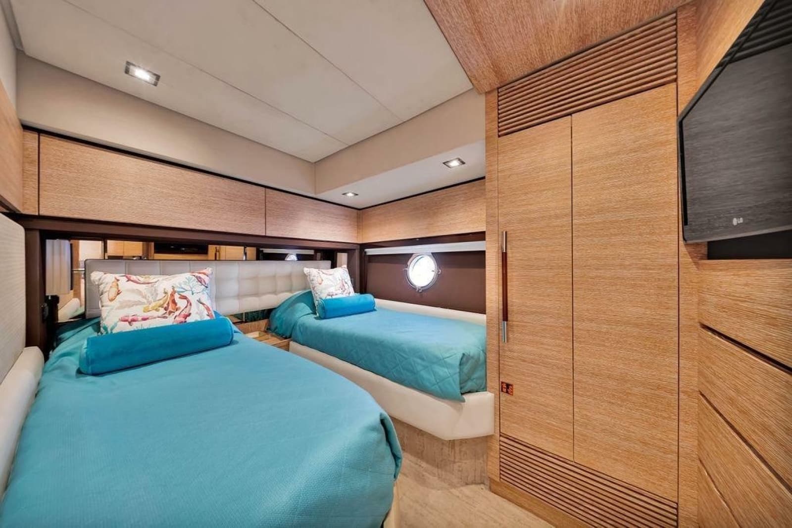 2011 Azimut 70 - Photo 55