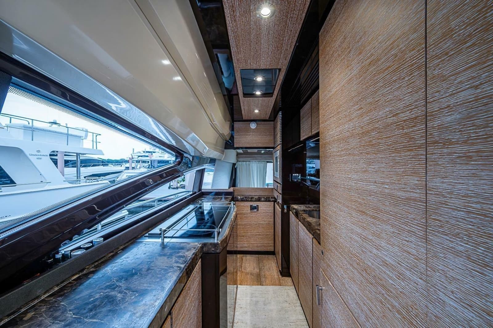 2011 Azimut 70 - Photo 27