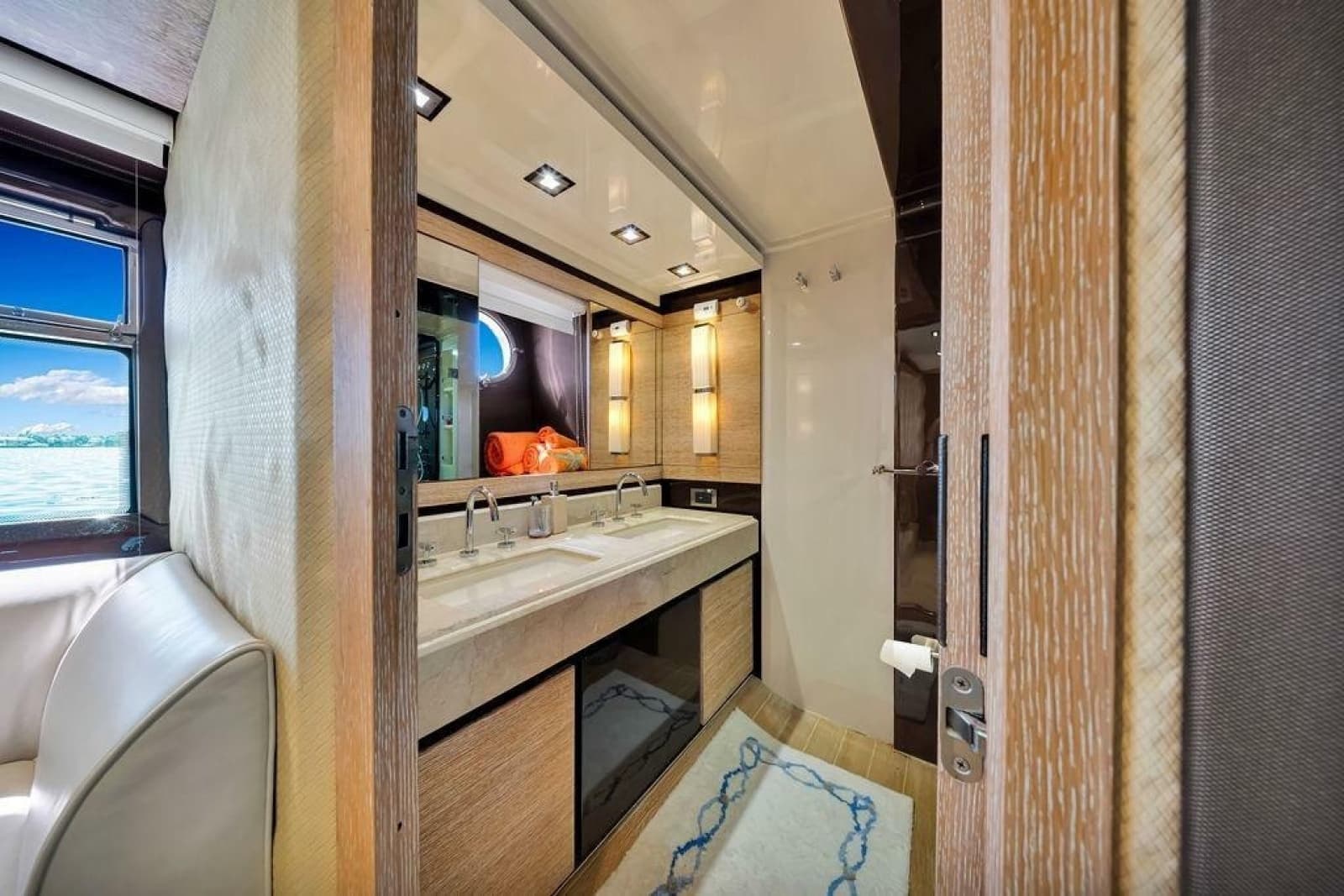 2011 Azimut 70 - Photo 44