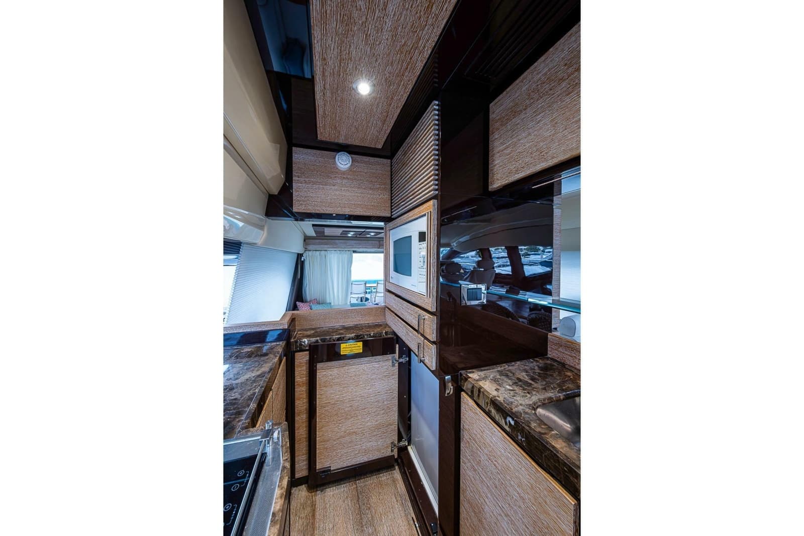 2011 Azimut 70 - Photo 31