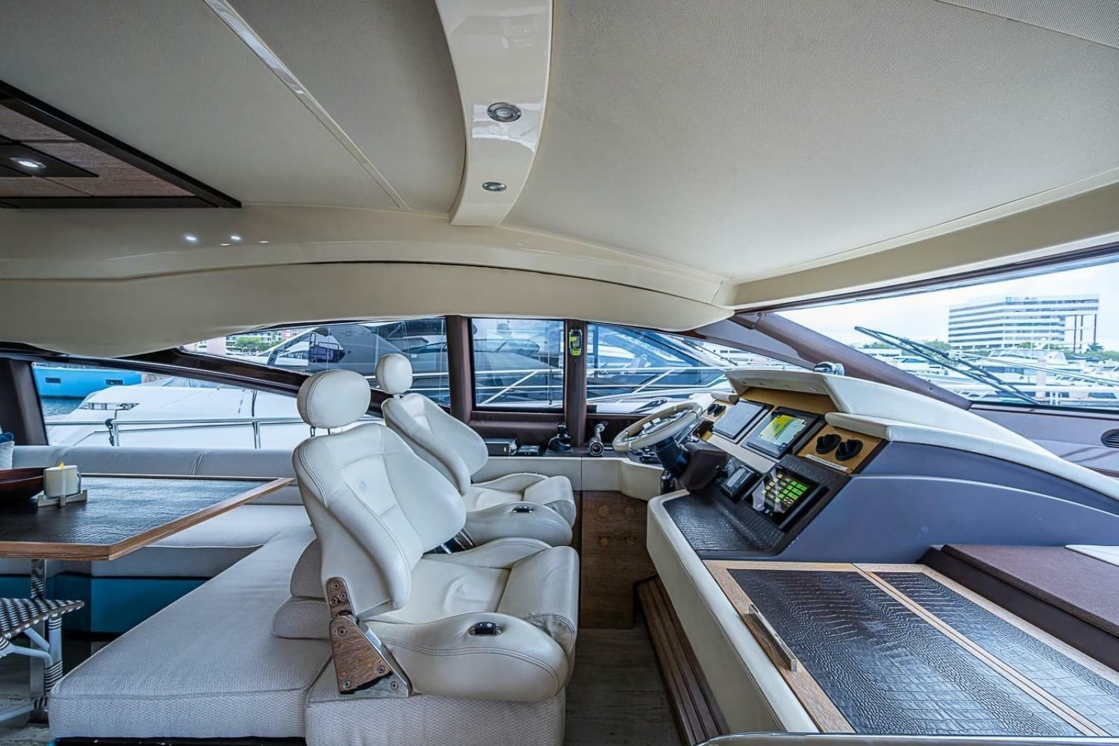 2011 Azimut 70 - Photo 37