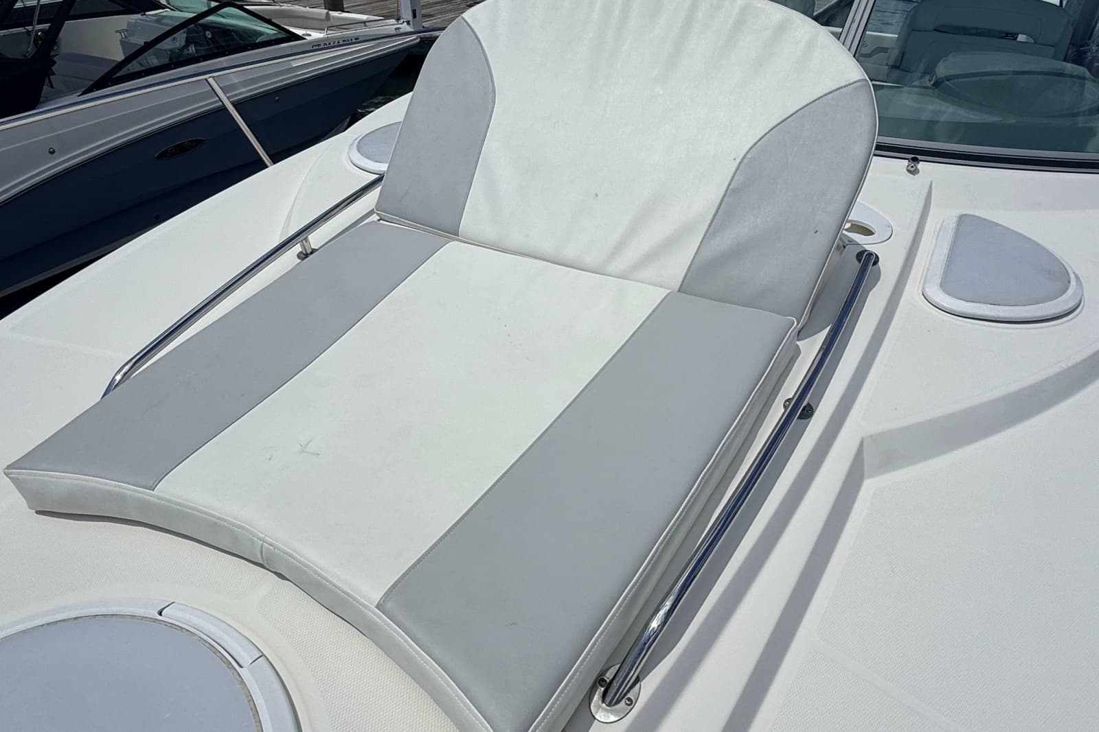 2011 Monterey 320 Sport Yacht - Photo 27