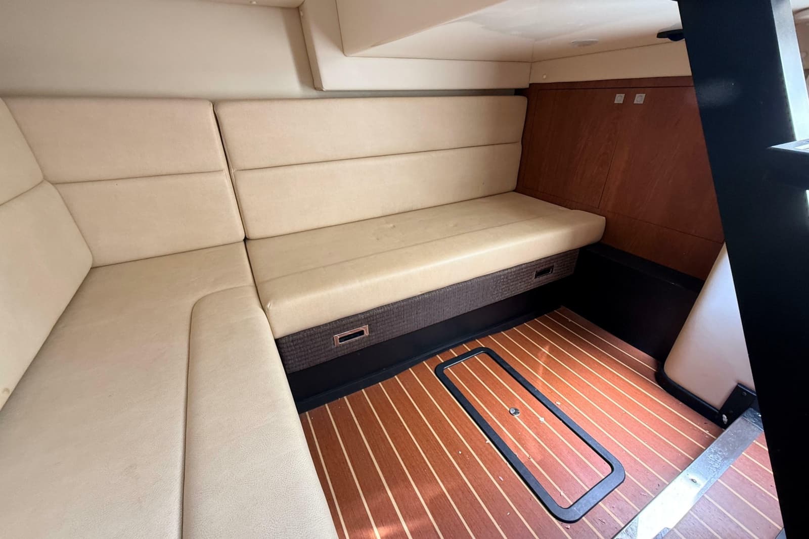 2011 Monterey 320 Sport Yacht - Photo 23