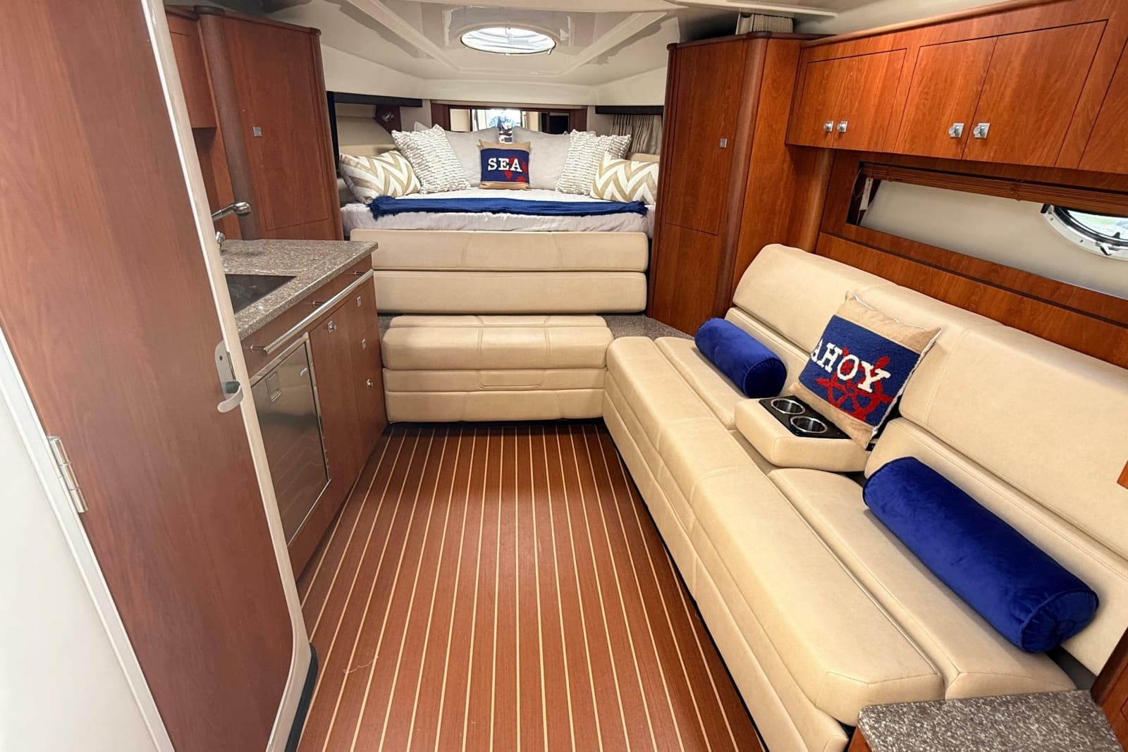 2011 Monterey 320 Sport Yacht - Photo 19
