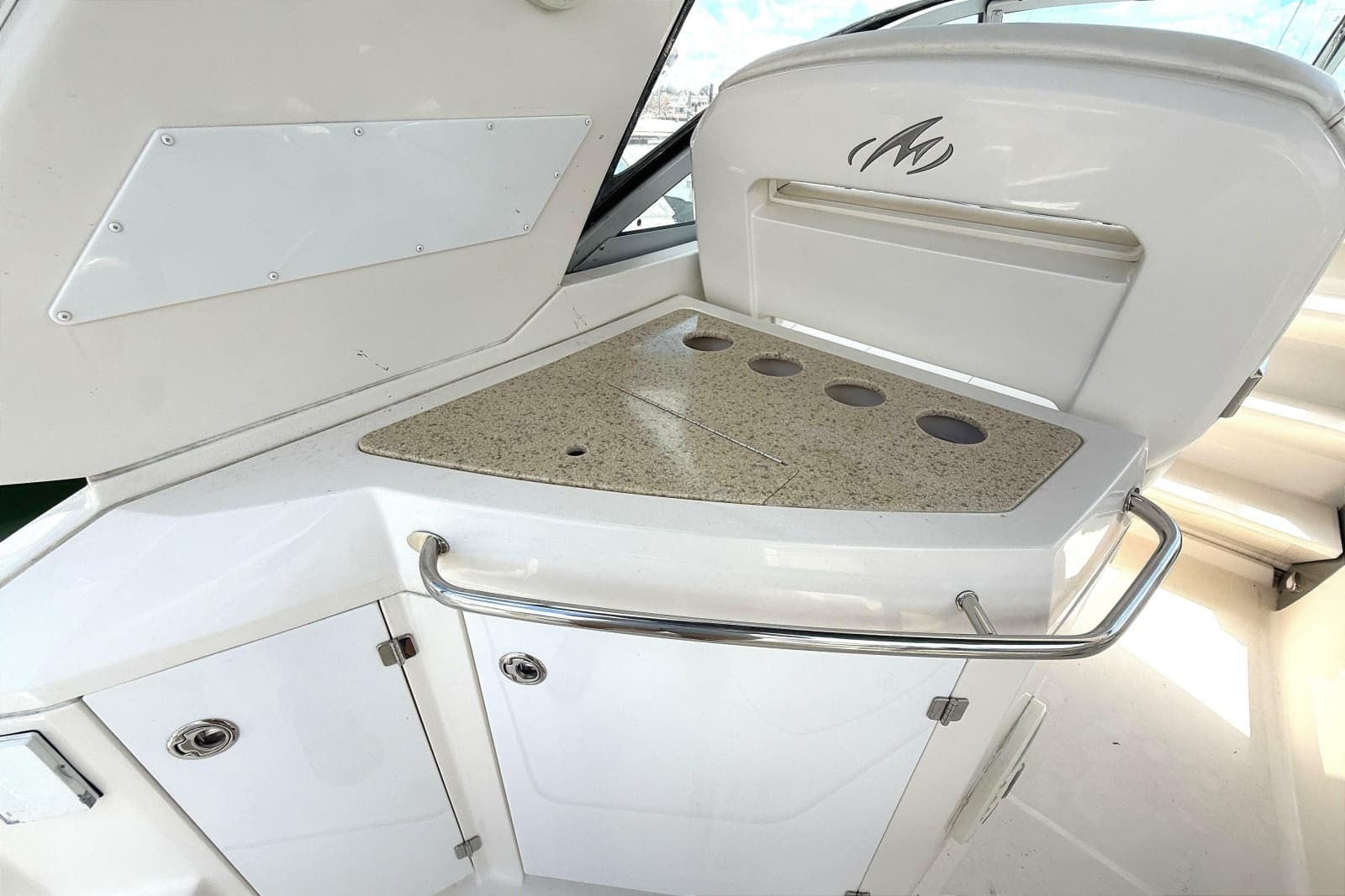 2011 Monterey 320 Sport Yacht - Photo 8