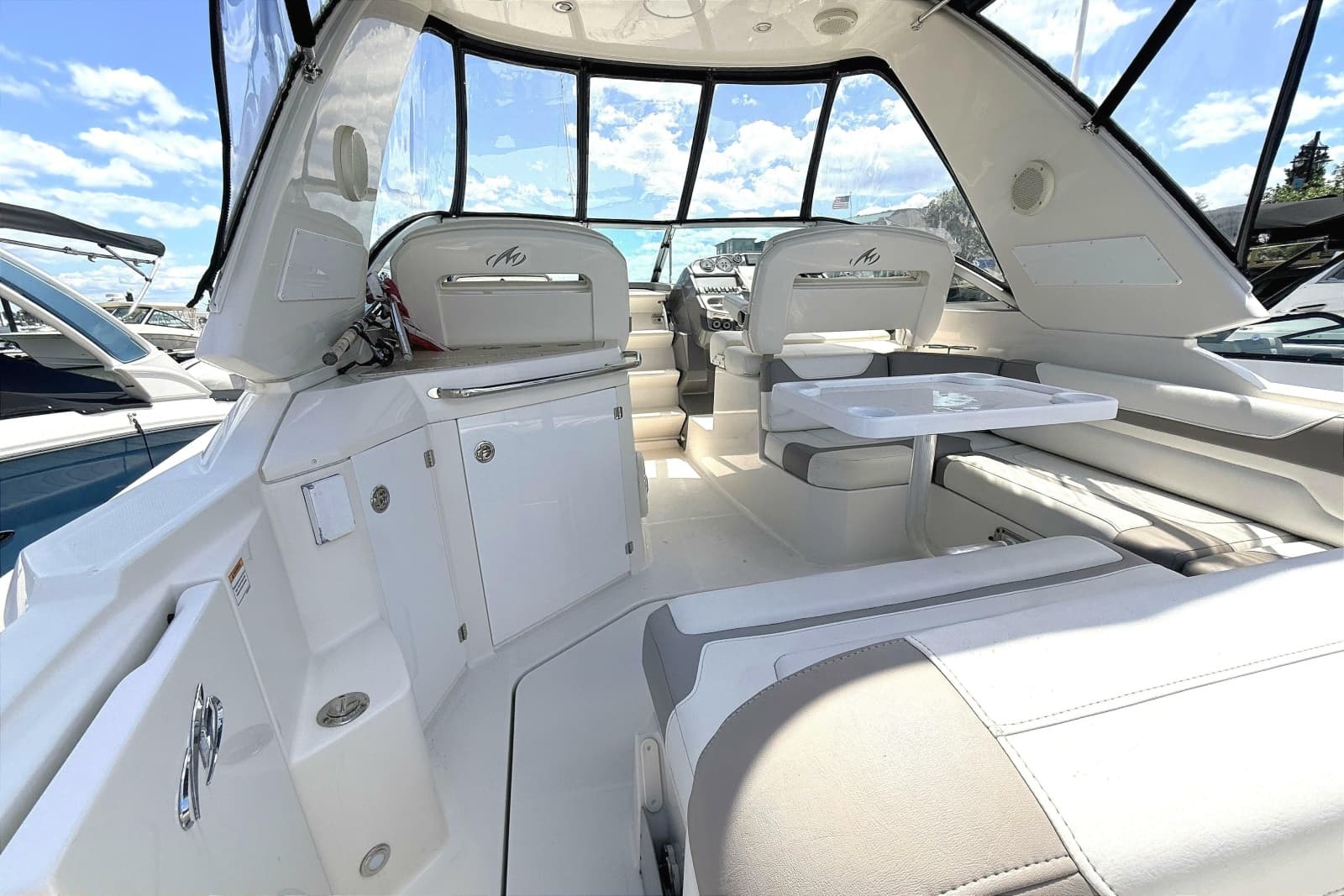 2011 Monterey 320 Sport Yacht - Photo 4
