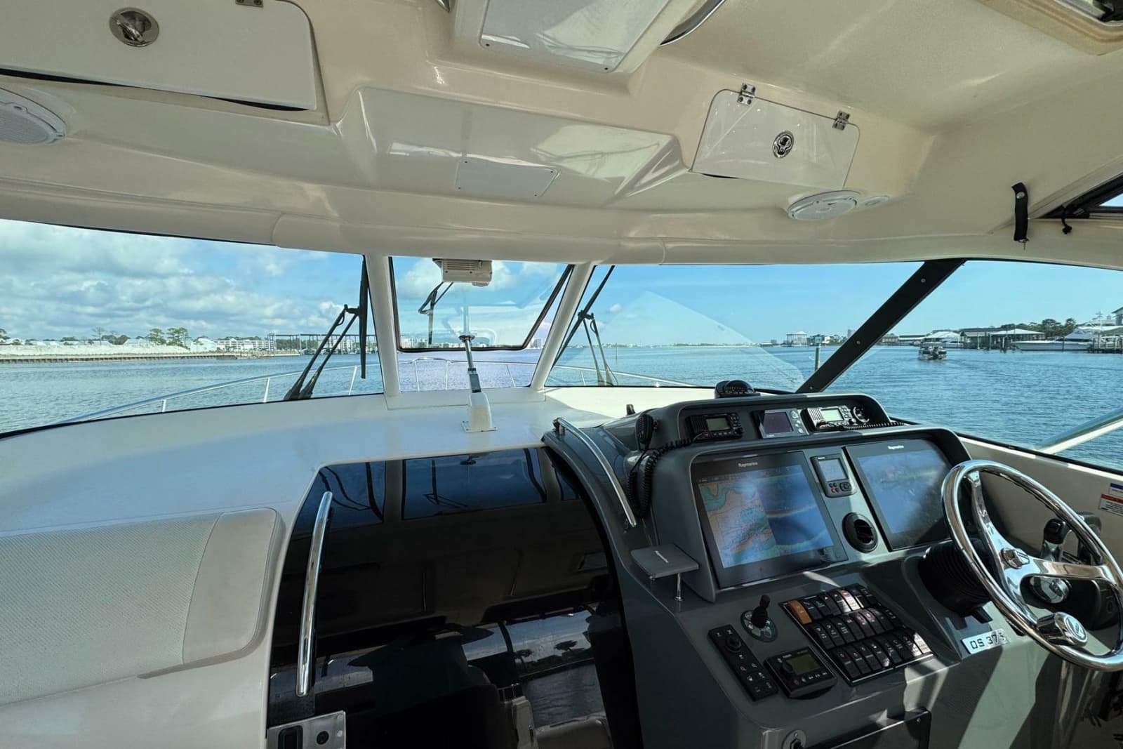 2011 Pursuit OS 375 Offshore - Photo 25