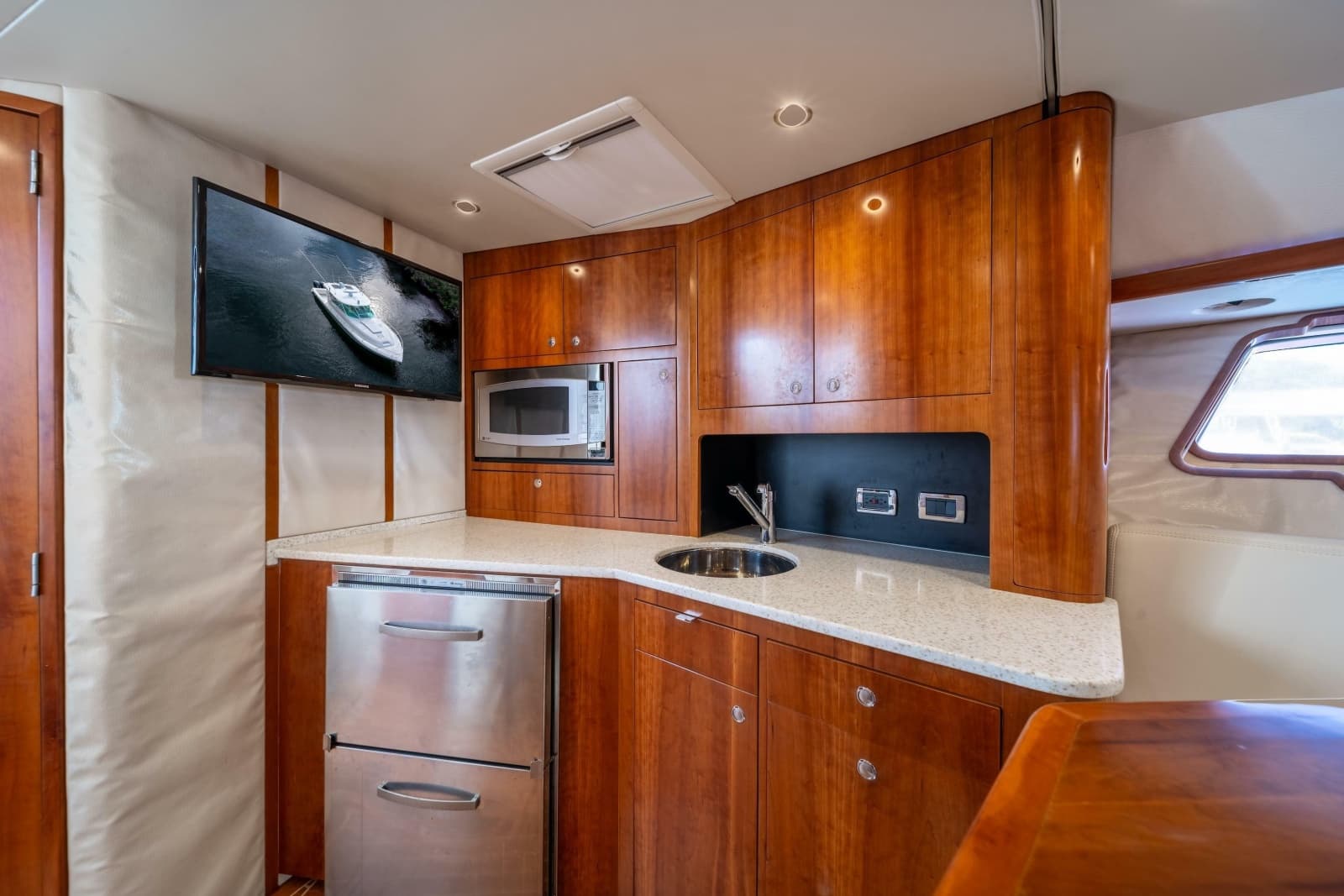 2011 SeaVee 430 Sportfish Express - Photo 25