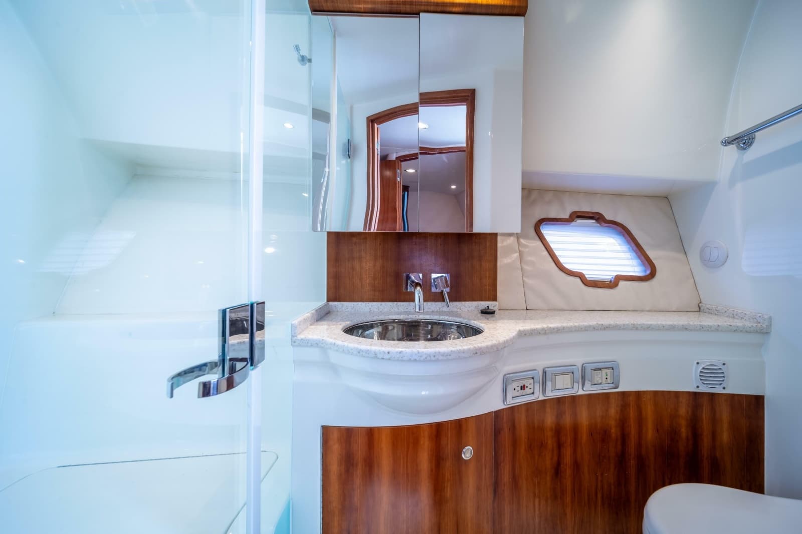 2011 SeaVee 430 Sportfish Express - Photo 29