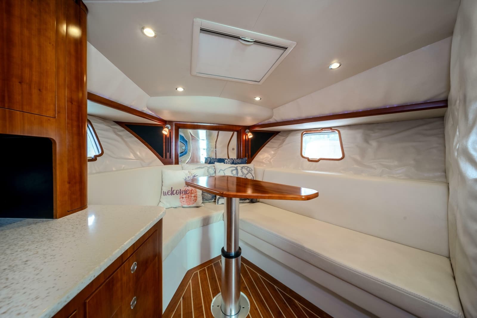 2011 SeaVee 430 Sportfish Express - Photo 27
