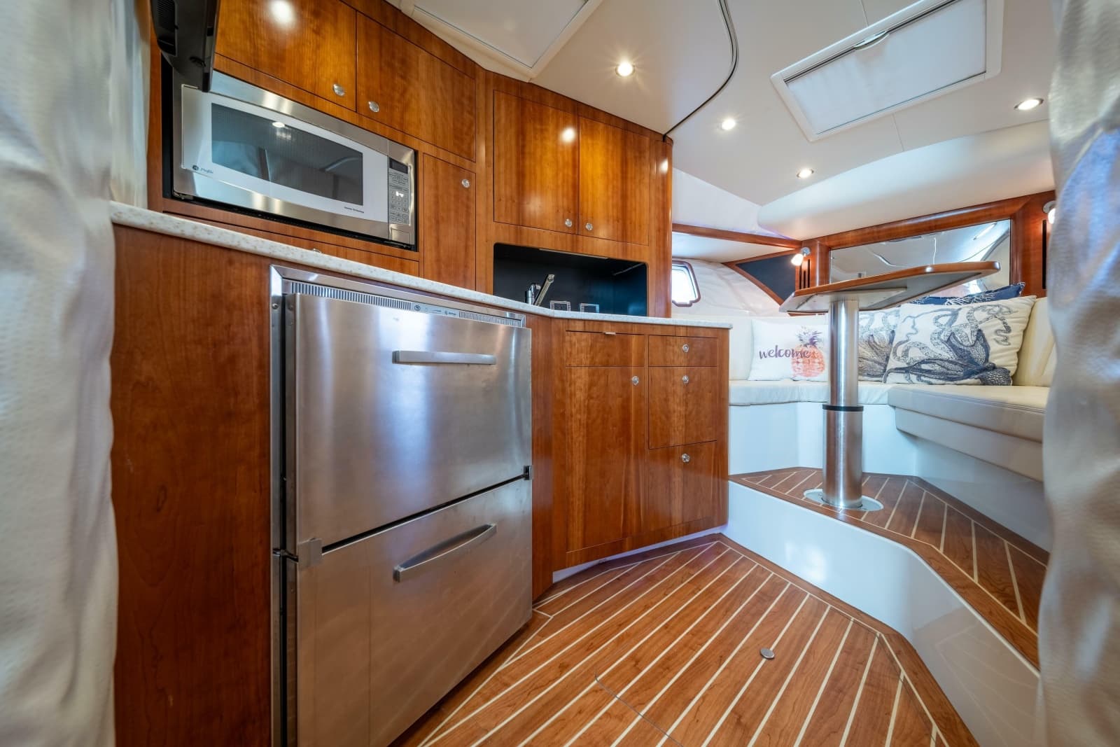 2011 SeaVee 430 Sportfish Express - Photo 24