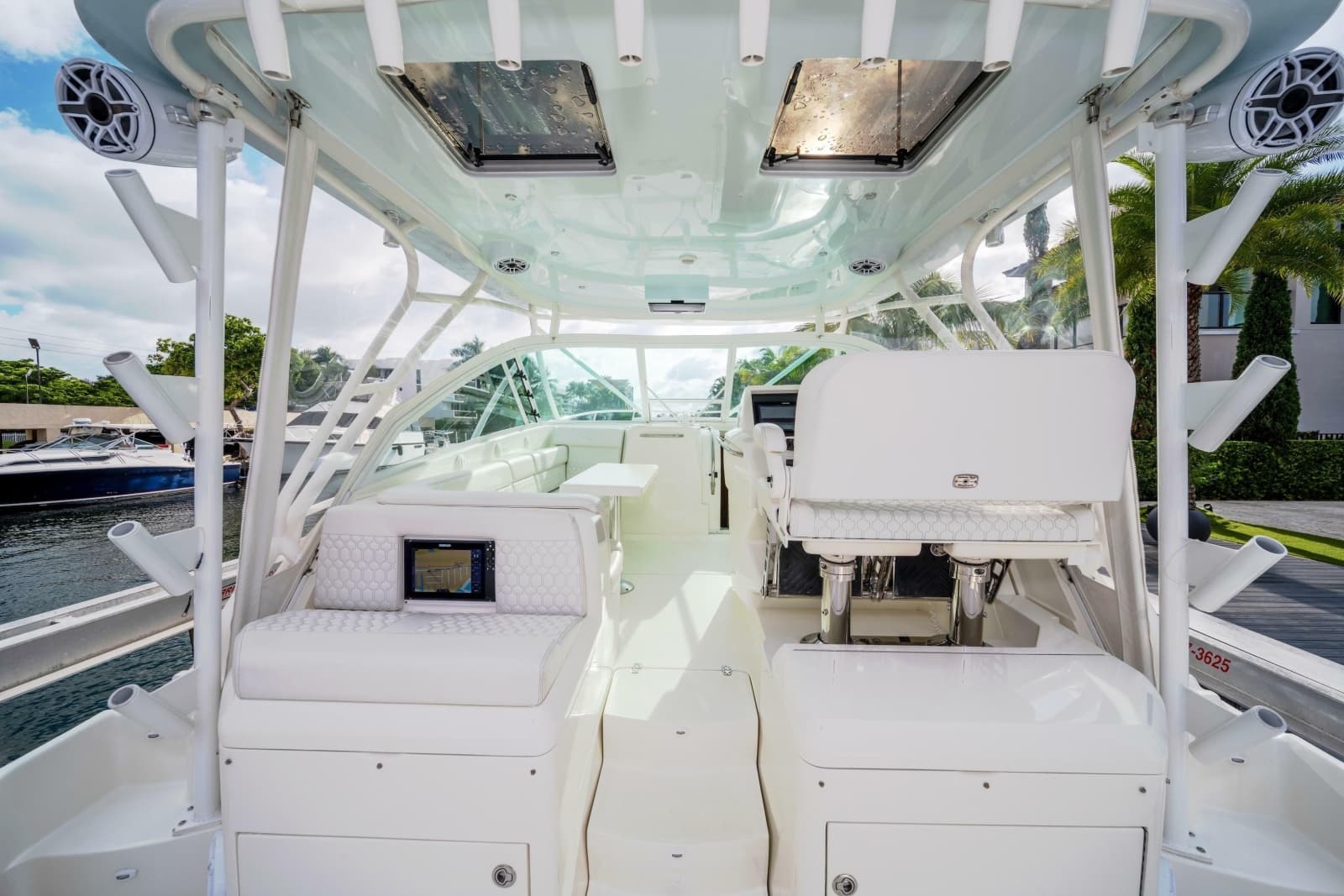 2011 SeaVee 430 Sportfish Express - Photo 15