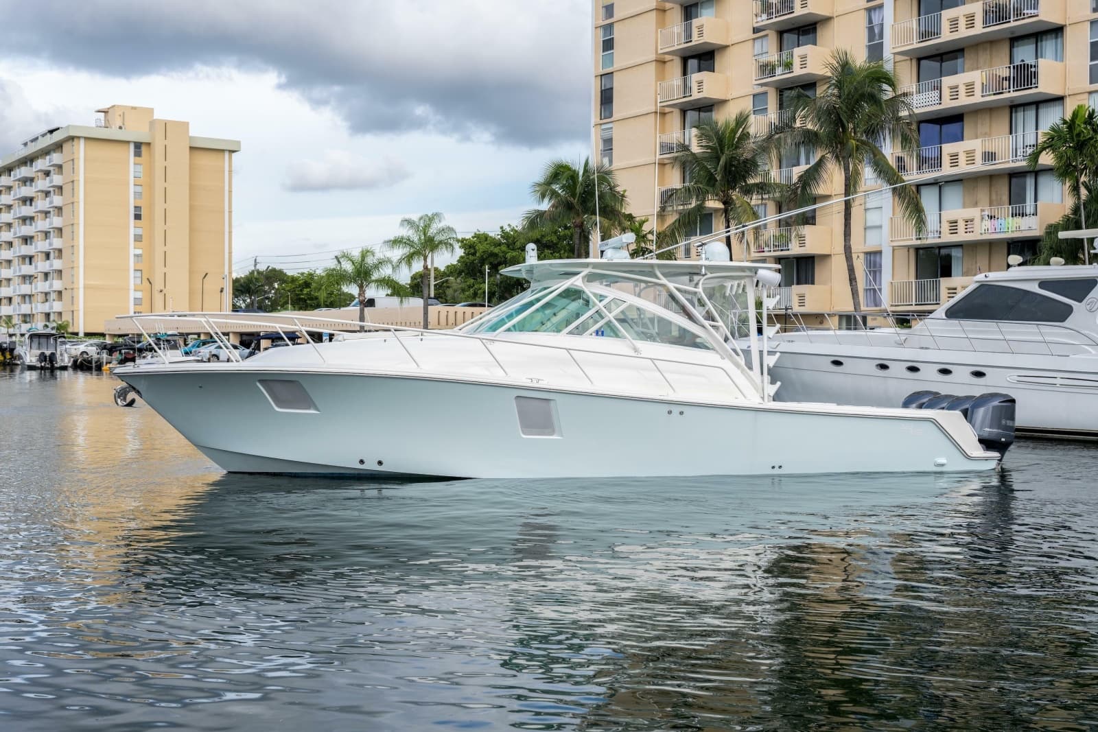 2011 SeaVee 430 Sportfish Express - Photo 4