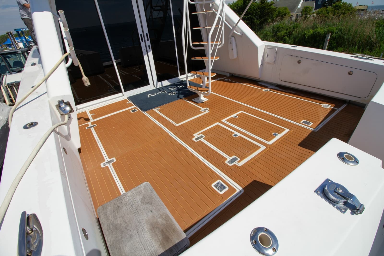 2010 Custom 50 - Photo 16
