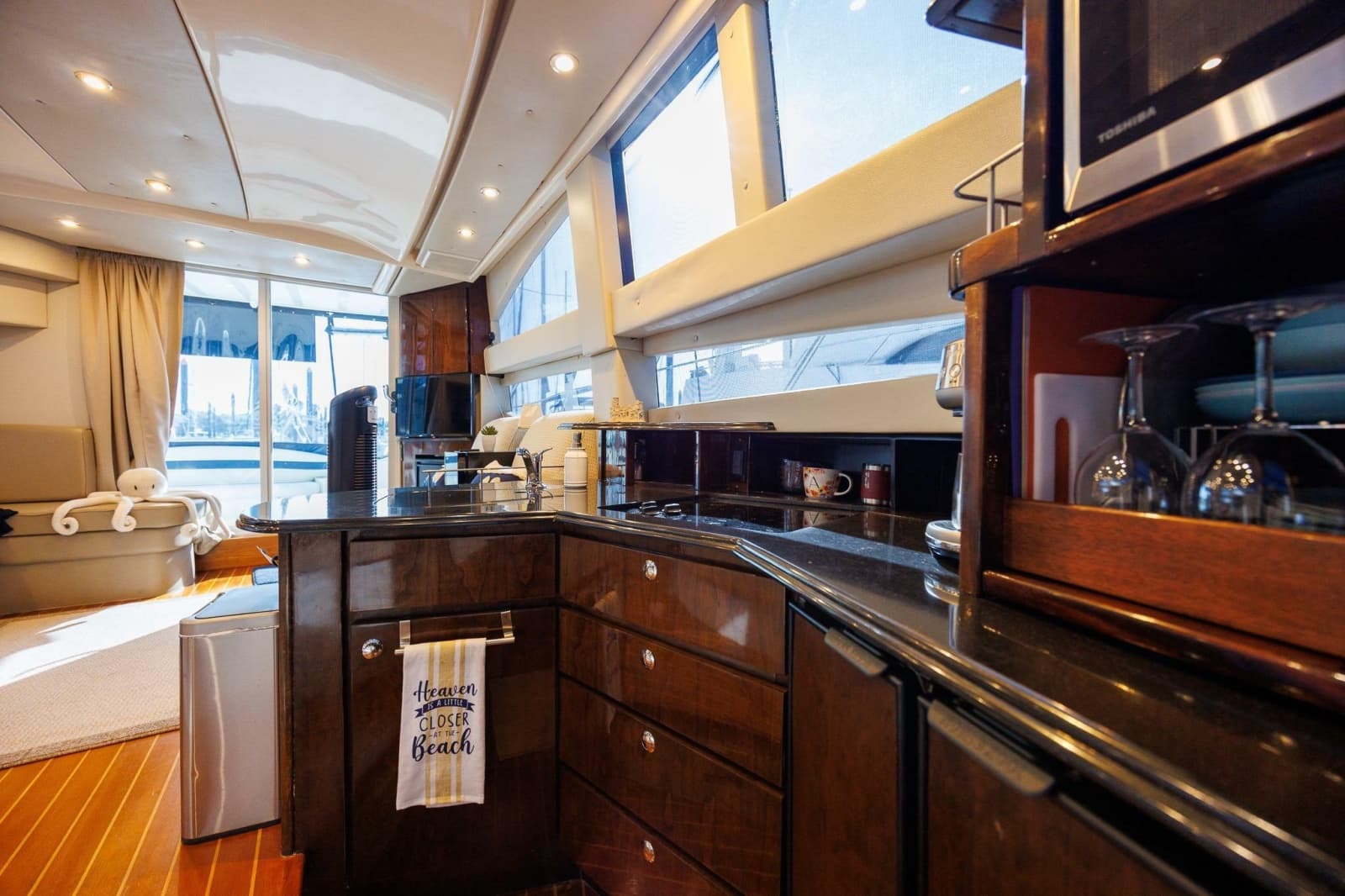 2010 Meridian 391 Sedan - Photo 17