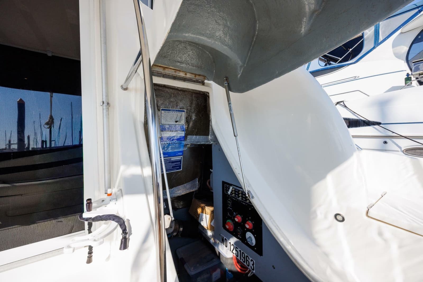 2010 Meridian 391 Sedan - Photo 41