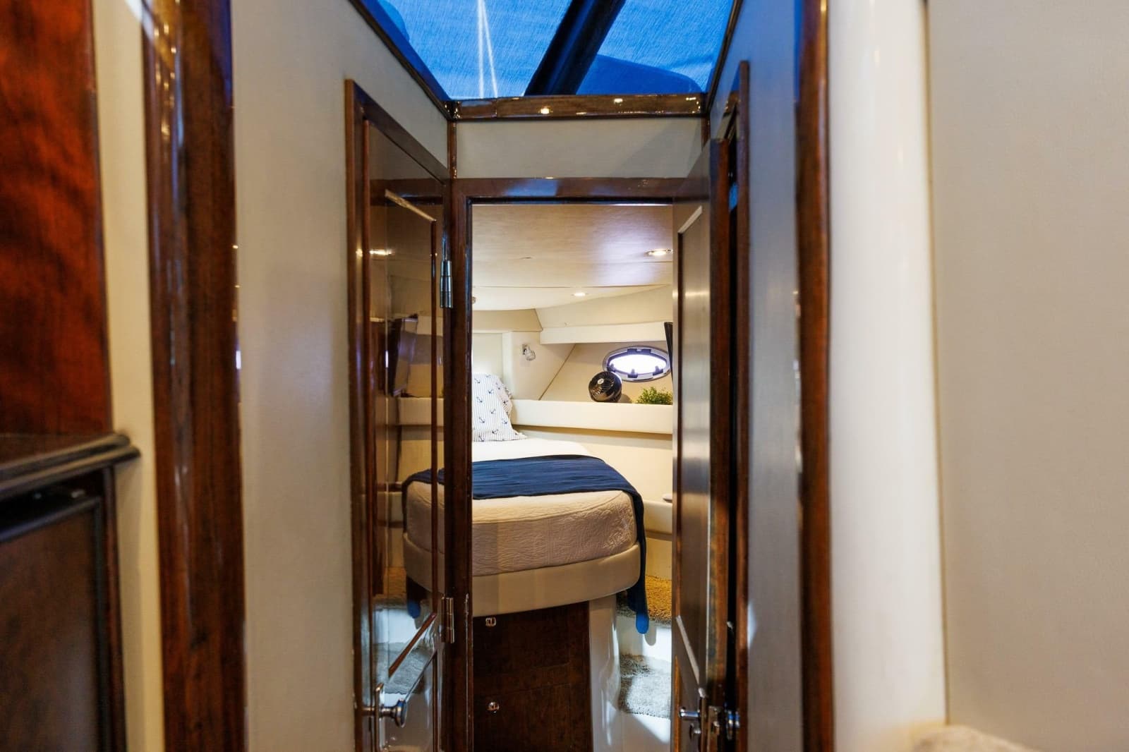 2010 Meridian 391 Sedan - Photo 20
