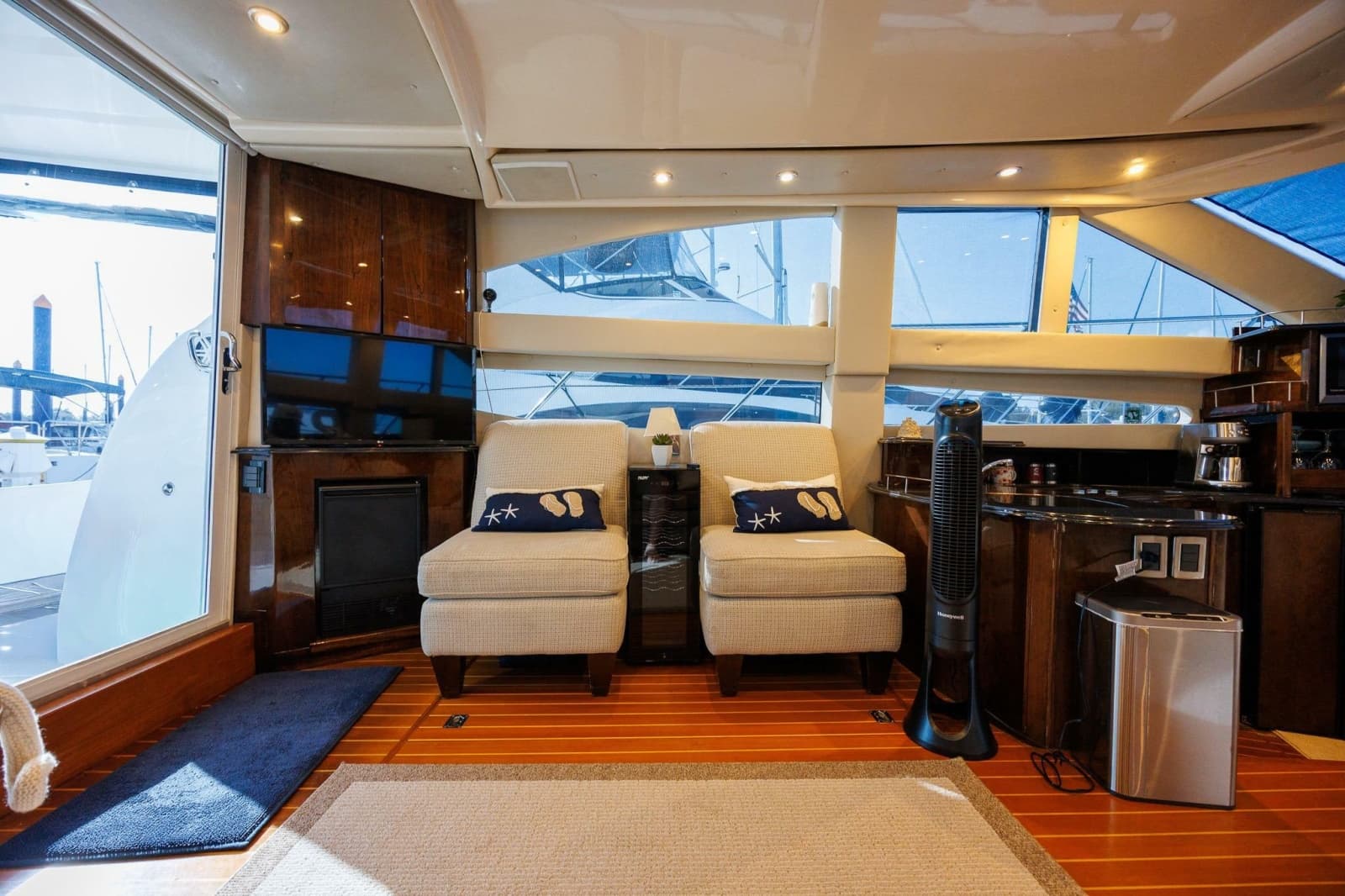 2010 Meridian 391 Sedan - Photo 9