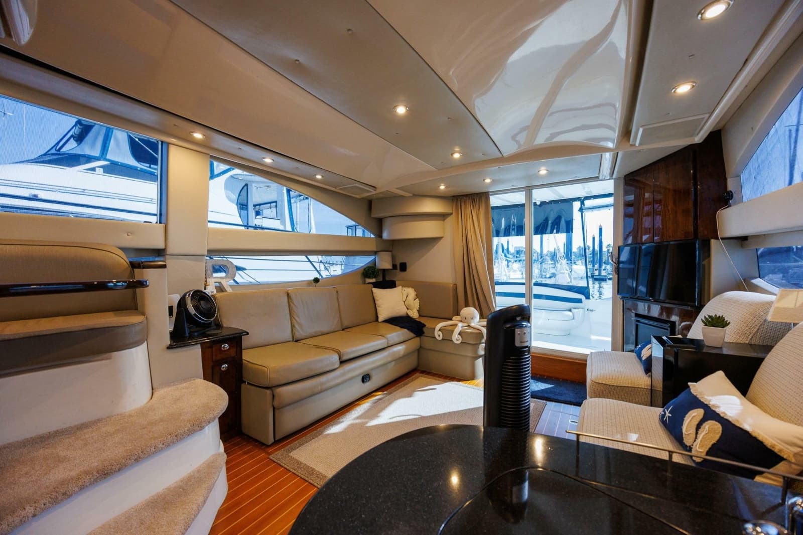 2010 Meridian 391 Sedan - Photo 13