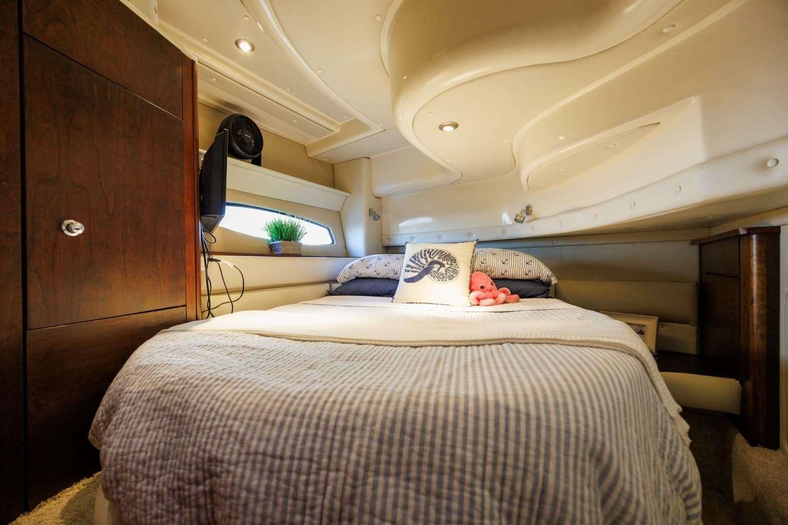 2010 Meridian 391 Sedan - Photo 22