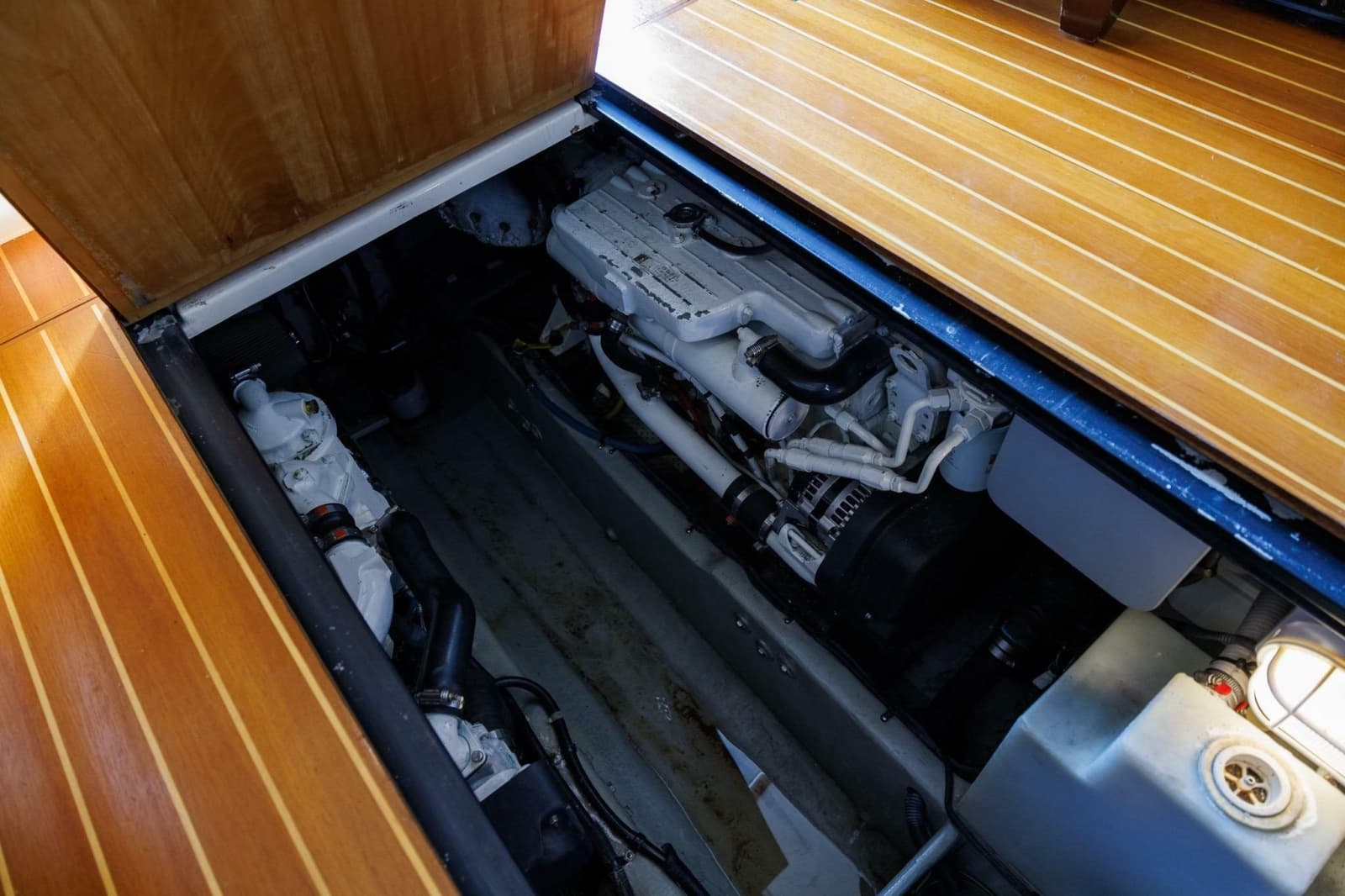 2010 Meridian 391 Sedan - Photo 44