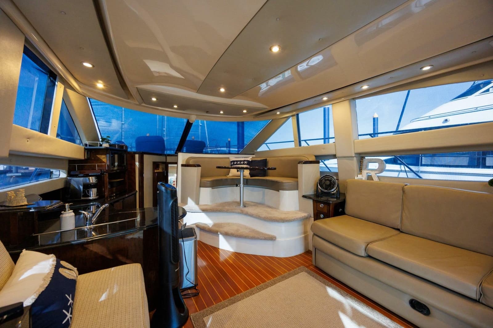 2010 Meridian 391 Sedan - Photo 12