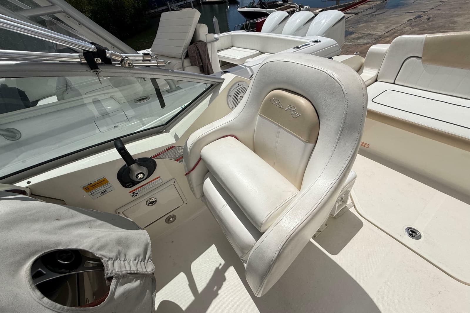 2010 Sea Ray 240 Sundancer - Photo 17