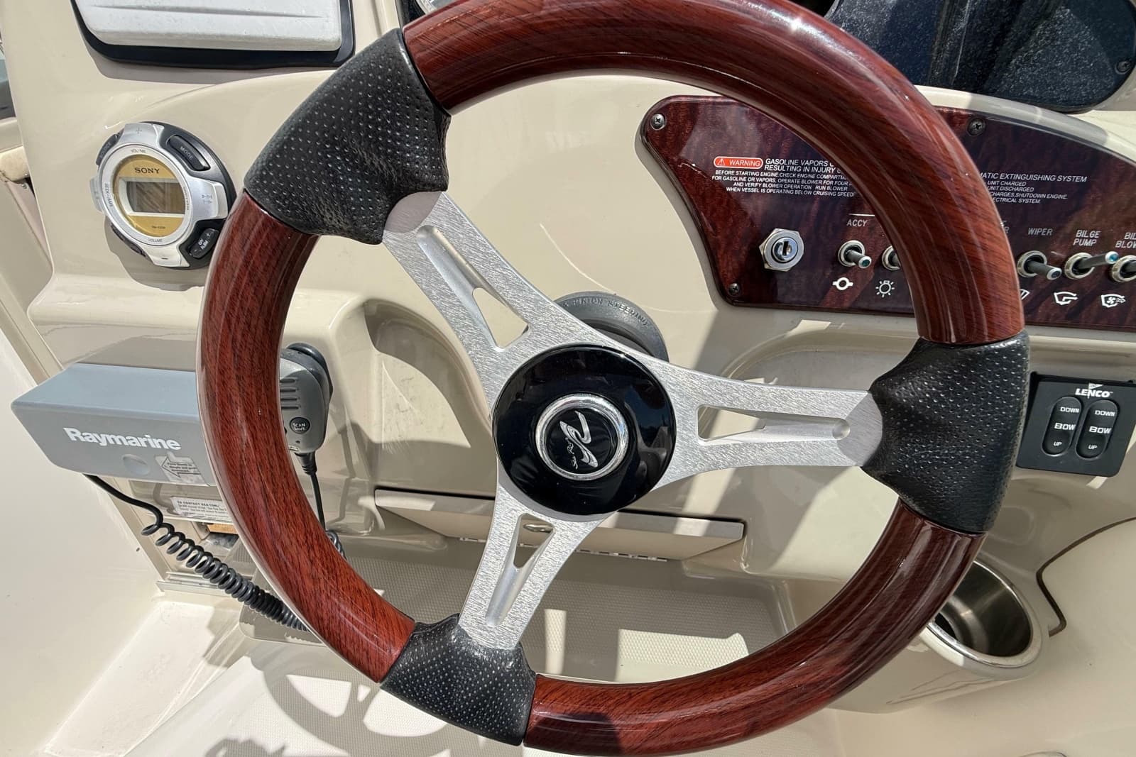 2010 Sea Ray 240 Sundancer - Photo 13