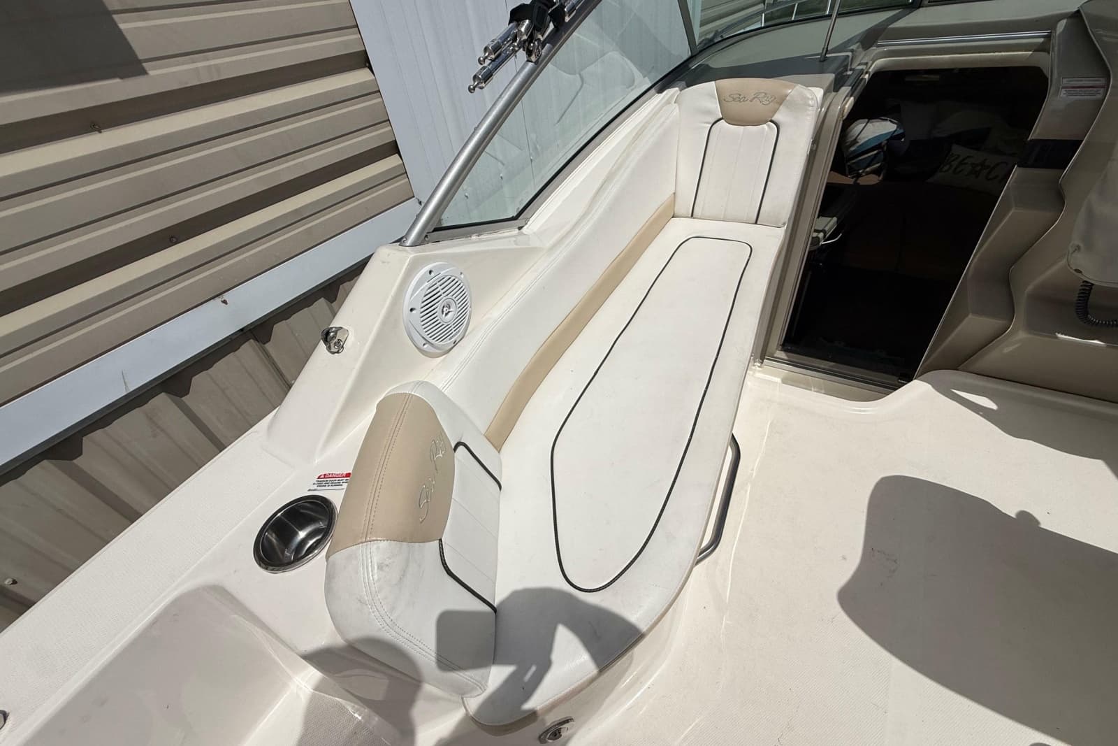 2010 Sea Ray 240 Sundancer - Photo 18