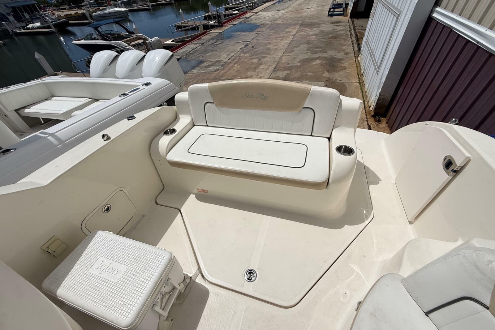 2010 Sea Ray 240 Sundancer - Photo 19