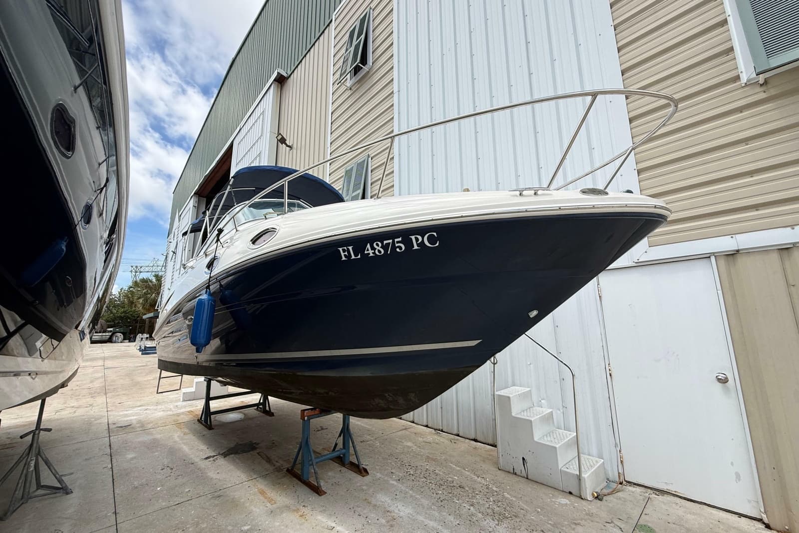 2010 Sea Ray 240 Sundancer - Photo 3