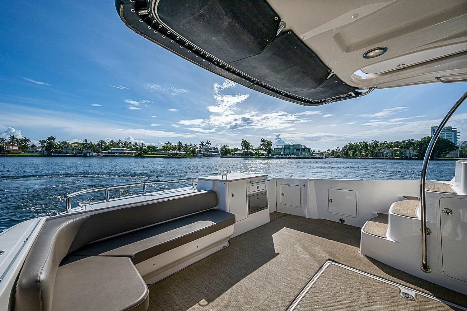 2010 Sea Ray 520 Sedan Bridge - Photo 16