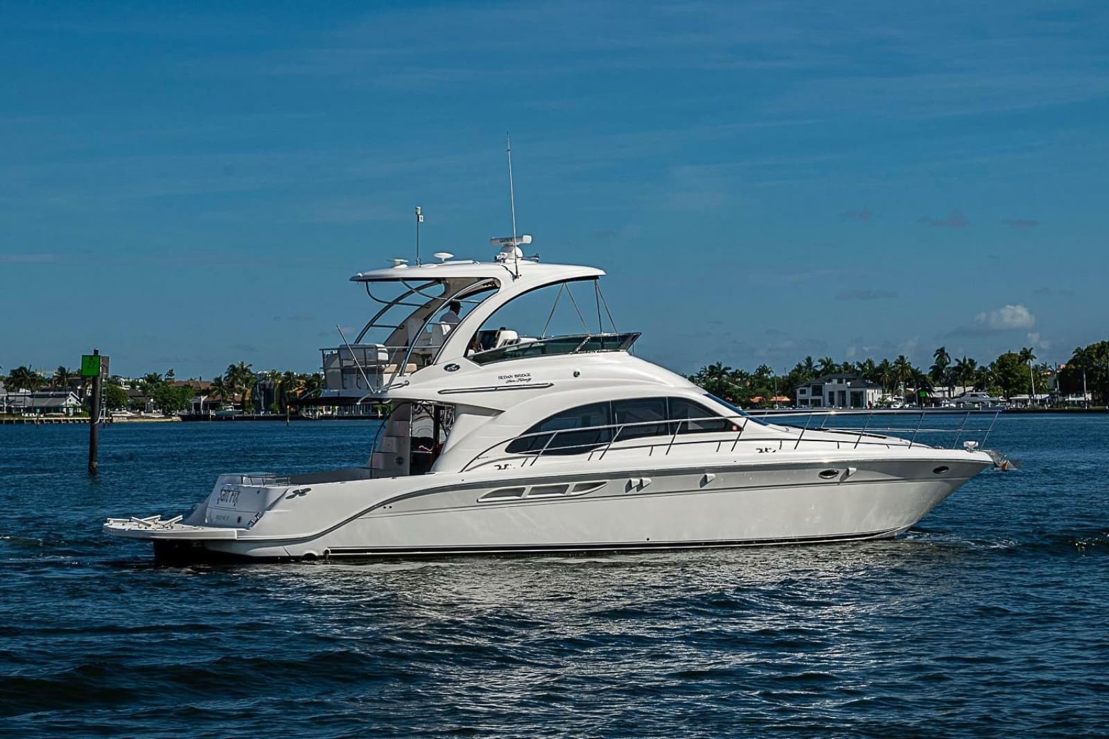 2010 Sea Ray 520 Sedan Bridge - Photo 2