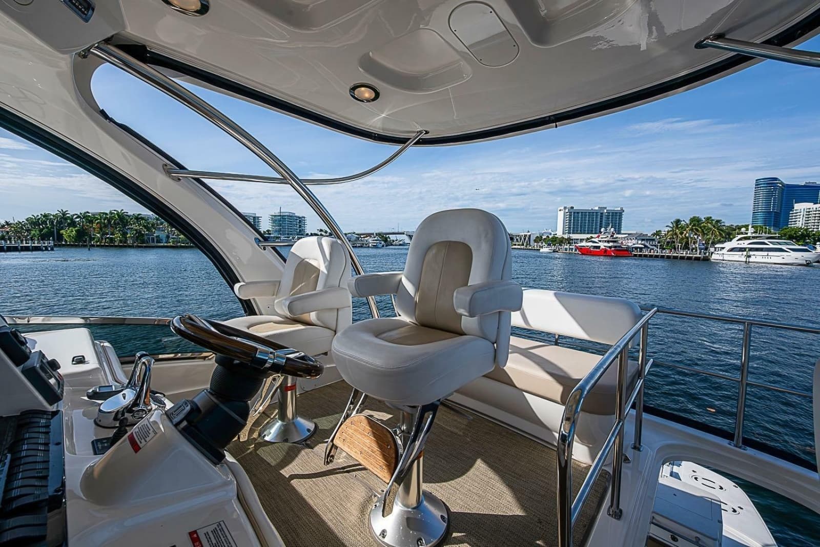 2010 Sea Ray 520 Sedan Bridge - Photo 20