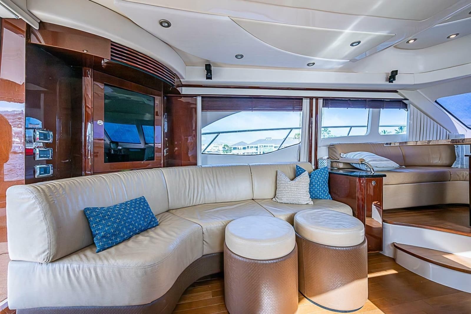 2010 Sea Ray 520 Sedan Bridge - Photo 44