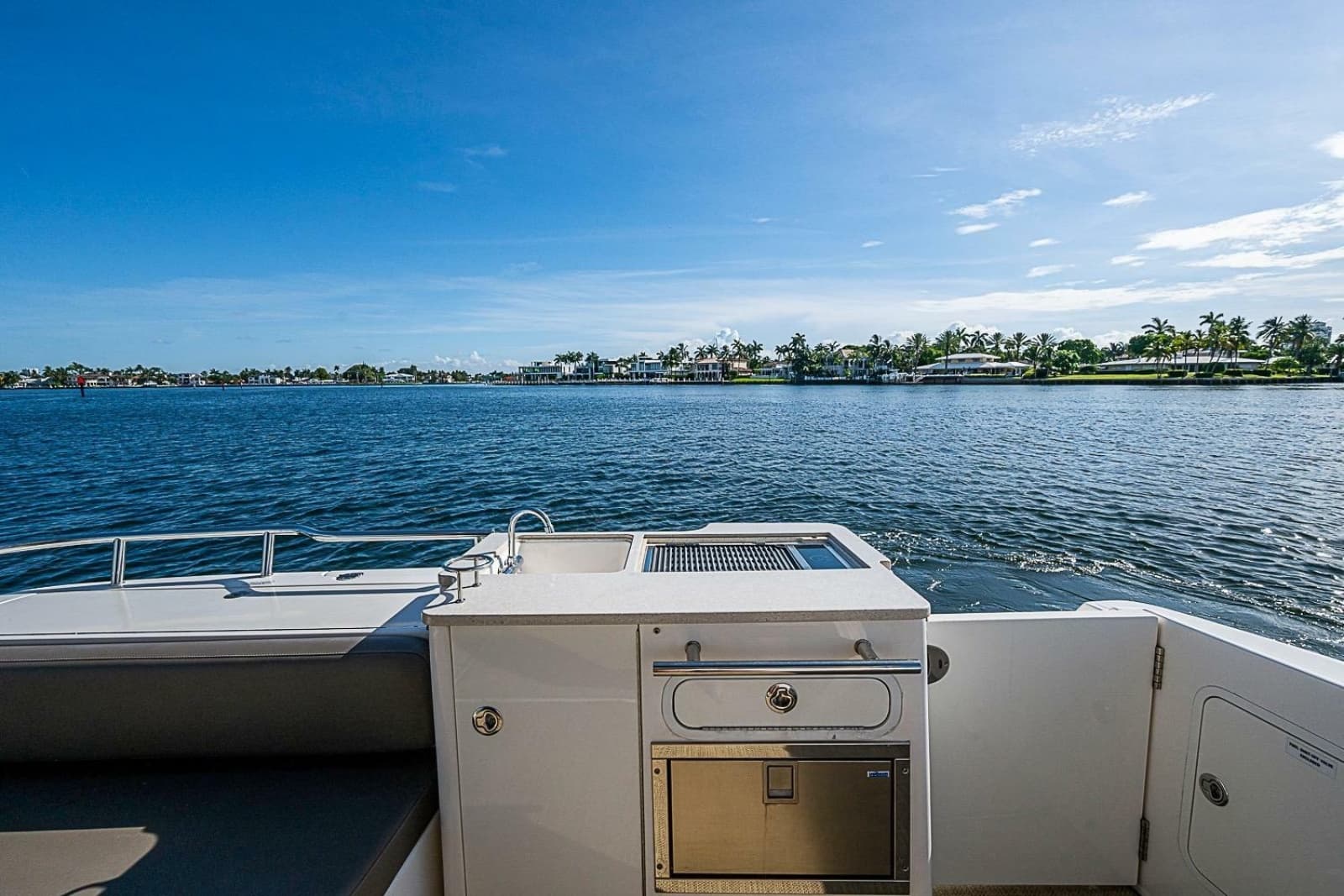 2010 Sea Ray 520 Sedan Bridge - Photo 28