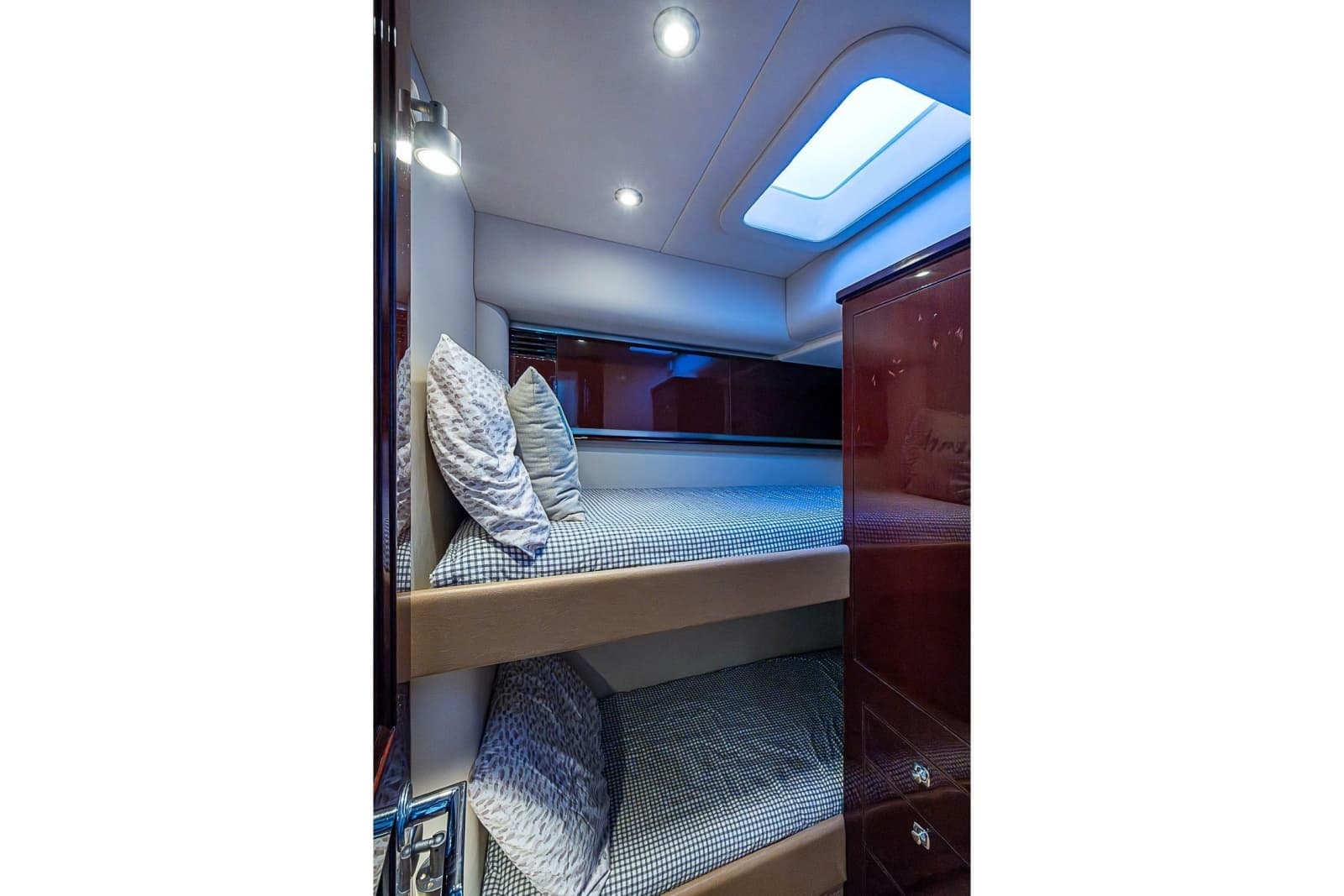2010 Sea Ray 520 Sedan Bridge - Photo 57