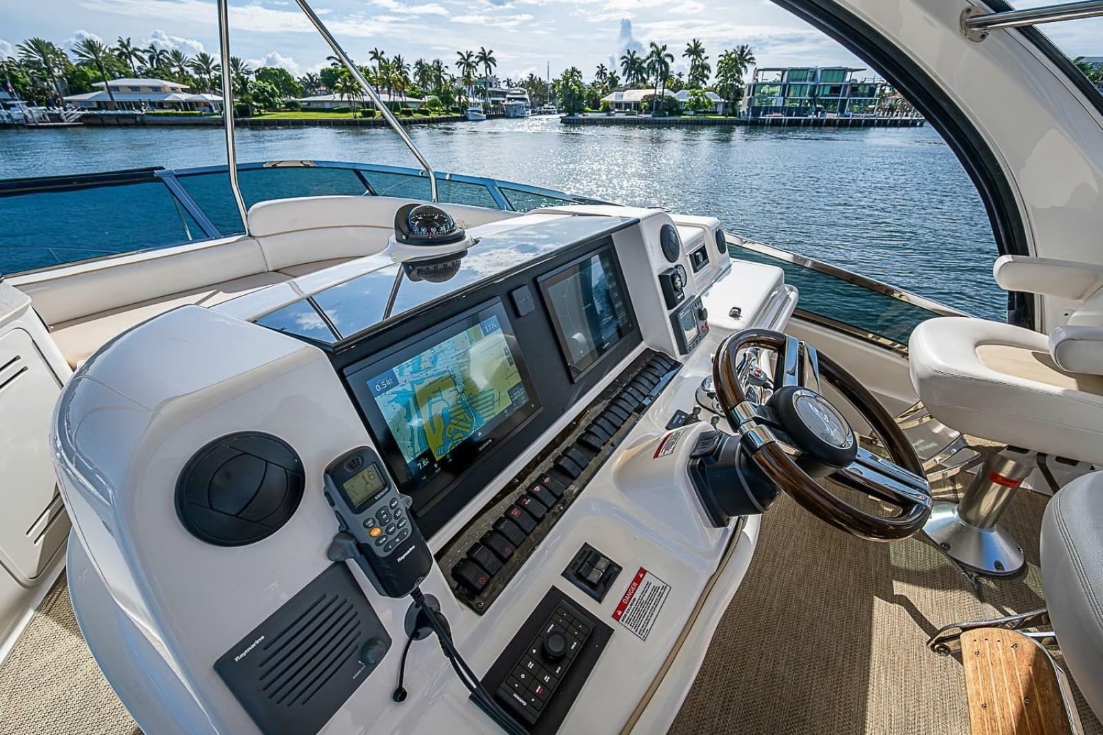 2010 Sea Ray 520 Sedan Bridge - Photo 24