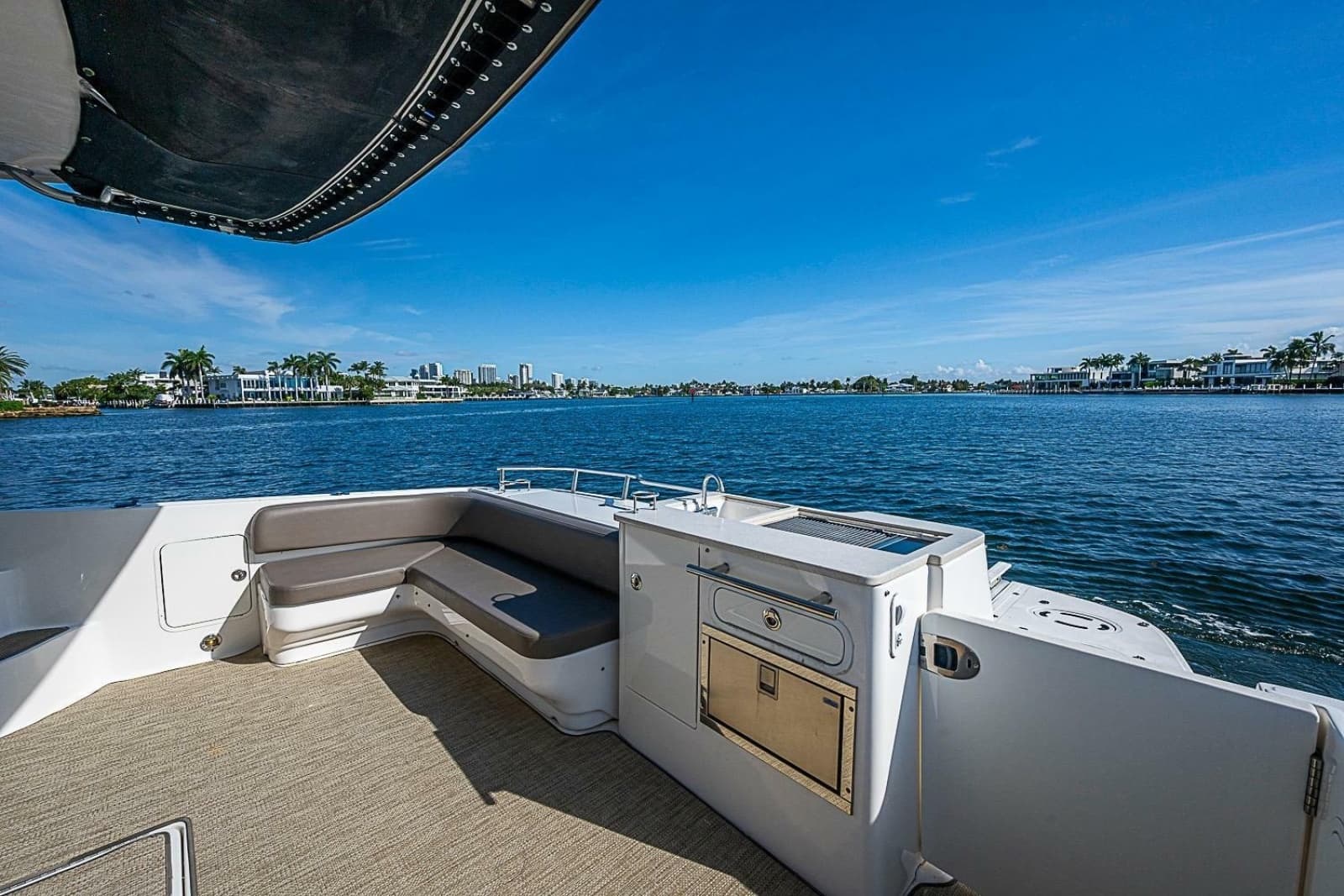 2010 Sea Ray 520 Sedan Bridge - Photo 26
