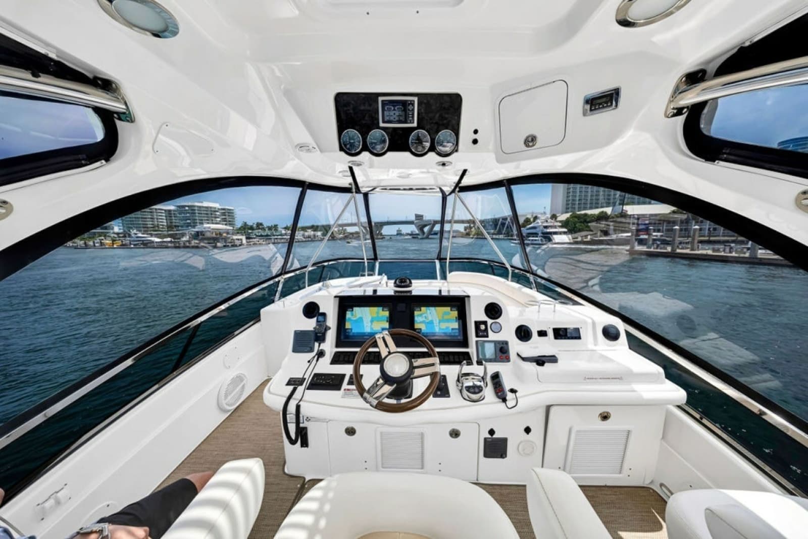 2010 Sea Ray 52 Sedan Bridge - Photo 43