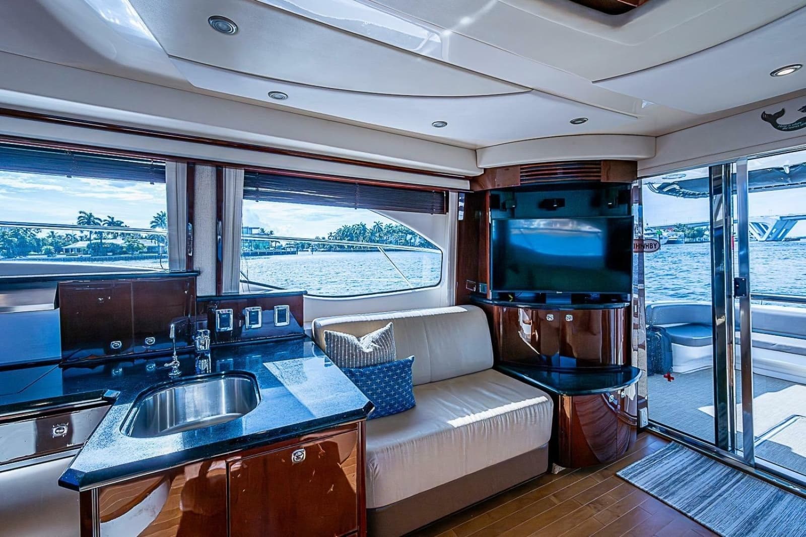 2010 Sea Ray 520 Sedan Bridge - Photo 40