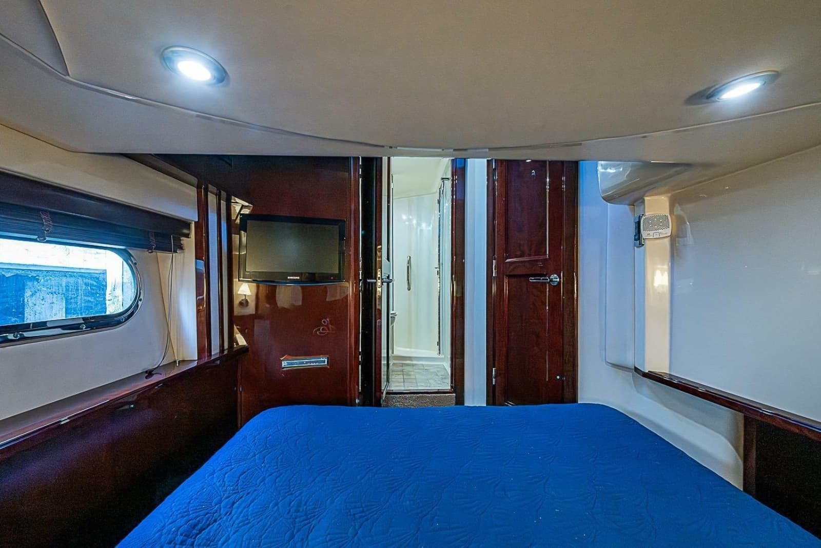 2010 Sea Ray 520 Sedan Bridge - Photo 53
