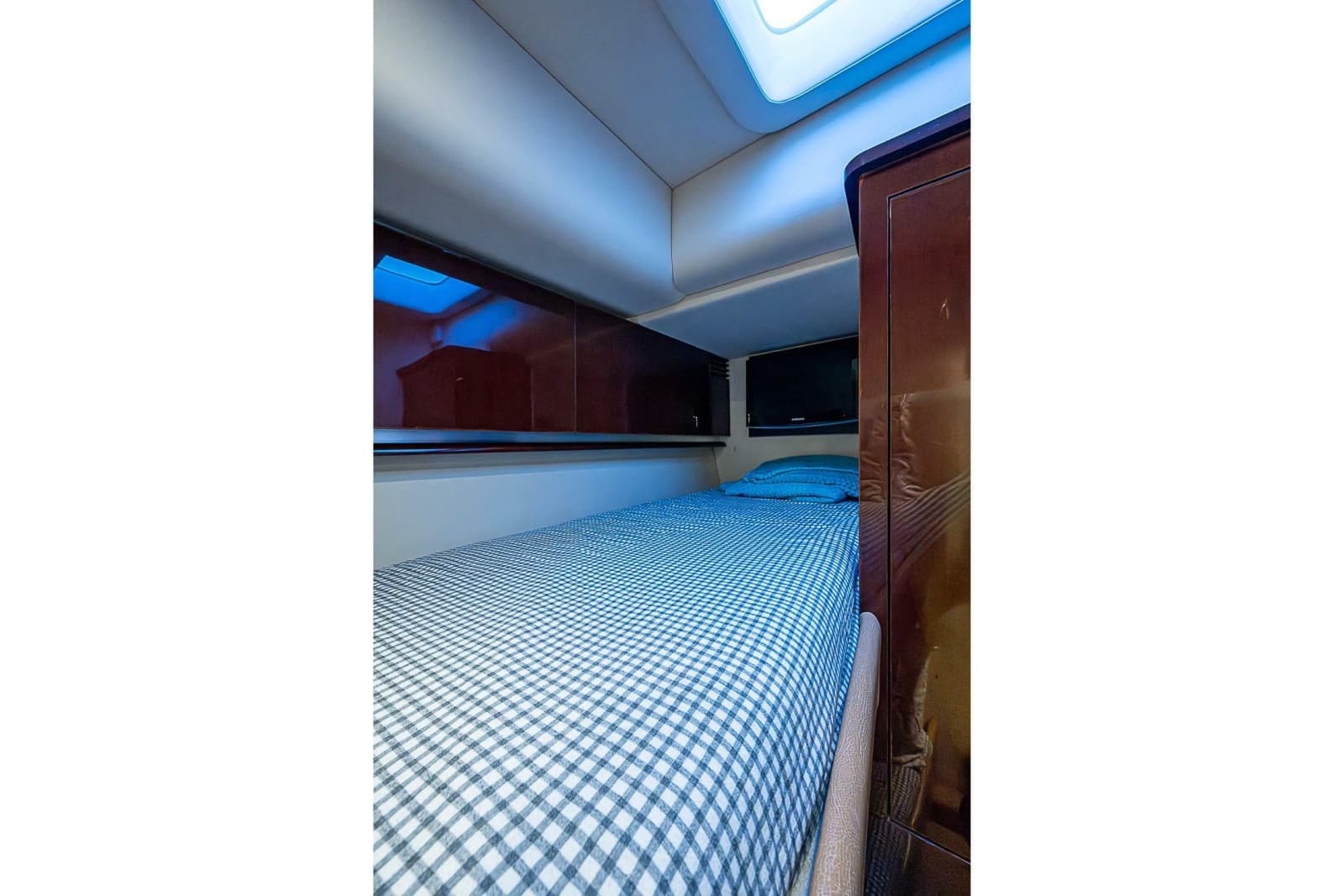 2010 Sea Ray 520 Sedan Bridge - Photo 54
